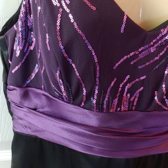 Jolie dress - Picture 3 of 3